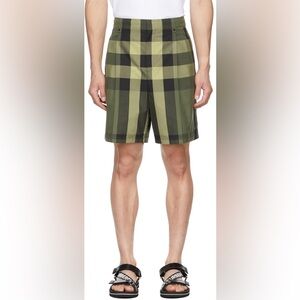 NWT 🔥🔥 Burberry Green Check Scott Shorts